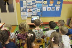 Dzień Bezpiecznego Internetu Pszczółki