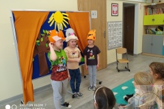 Międzynarodowy Dzień Teatru grupa "Pszczółki"