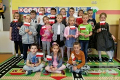 Święto Flagi grupa "Pszczółki" 2021