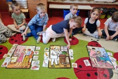 Święto Flagi grupa "Wiewiórki"
