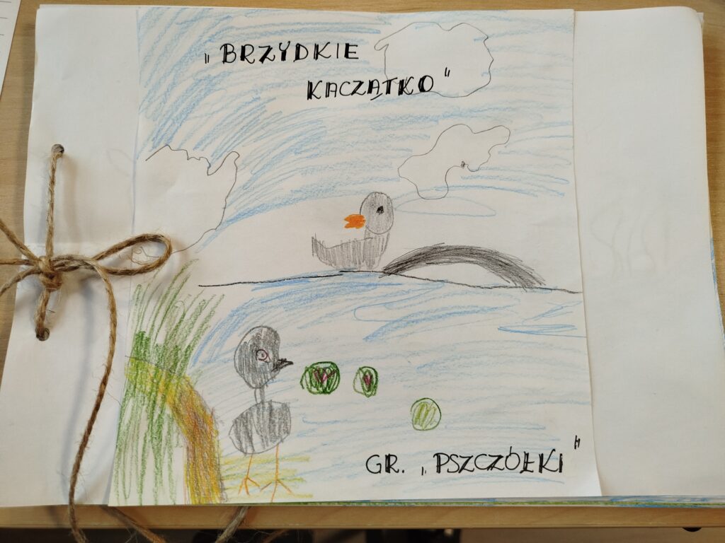 Gotowa książeczka "Brzydkie kaczątko".